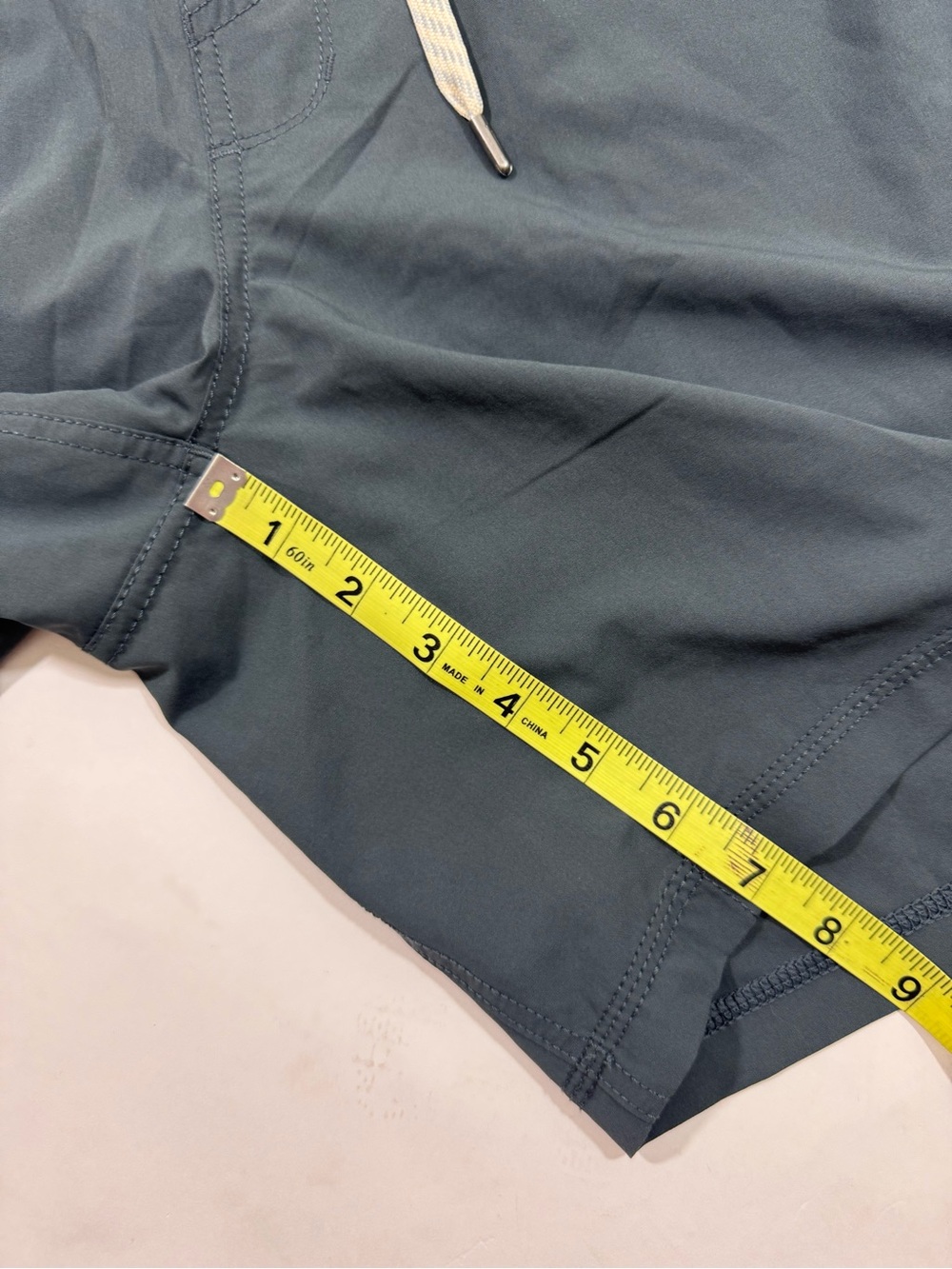 Vuori Kore Short Lined 7 Inch Grey - Picture 8 of 8